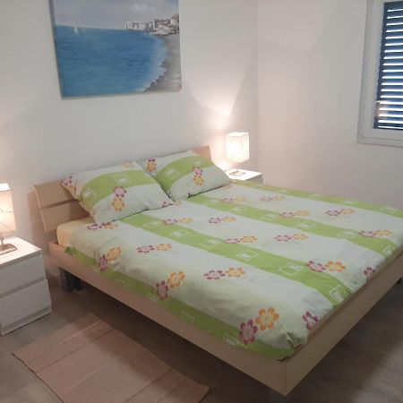 Apartman Maslina ピサック エクステリア 写真