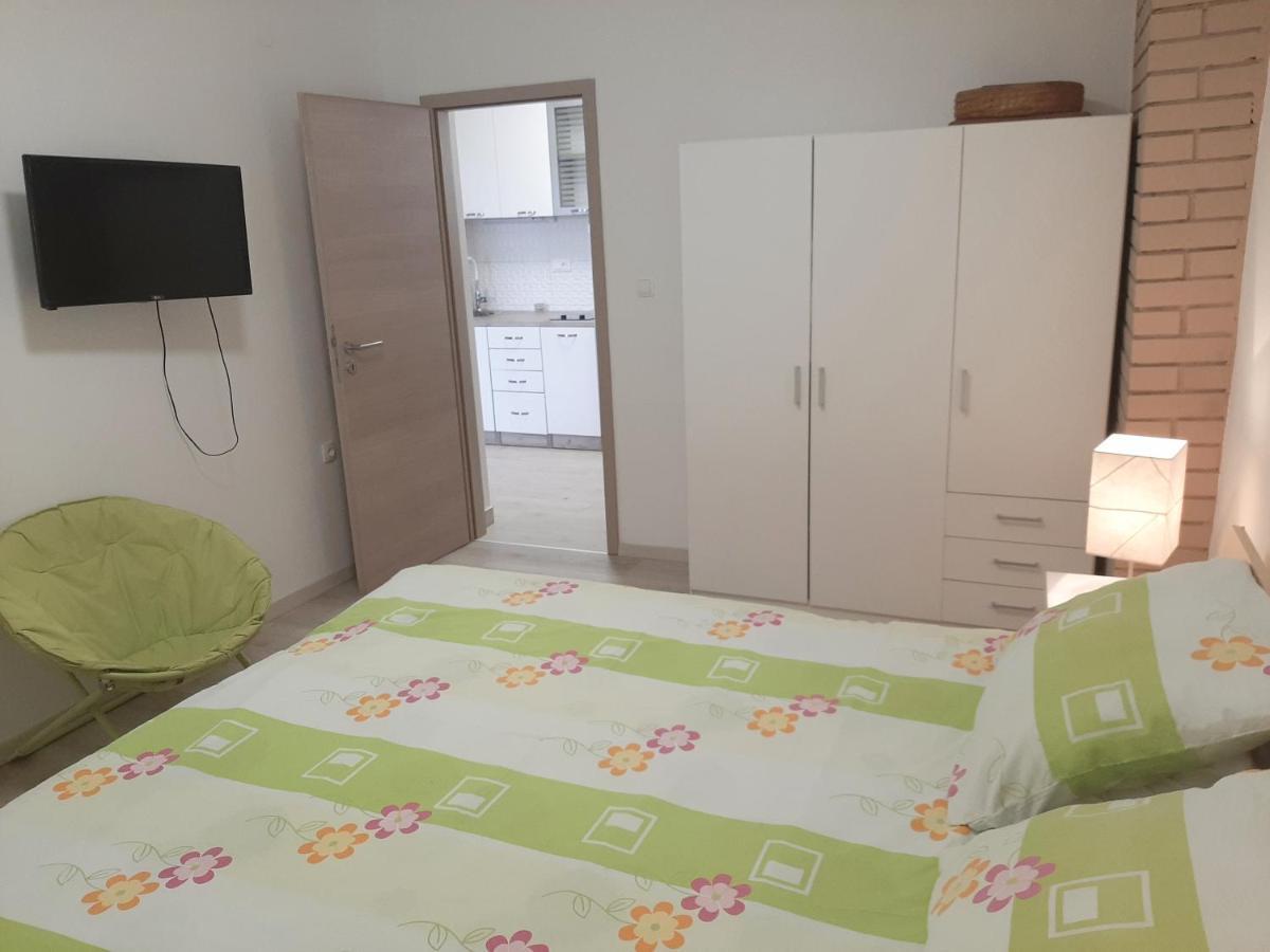 Apartman Maslina ピサック エクステリア 写真