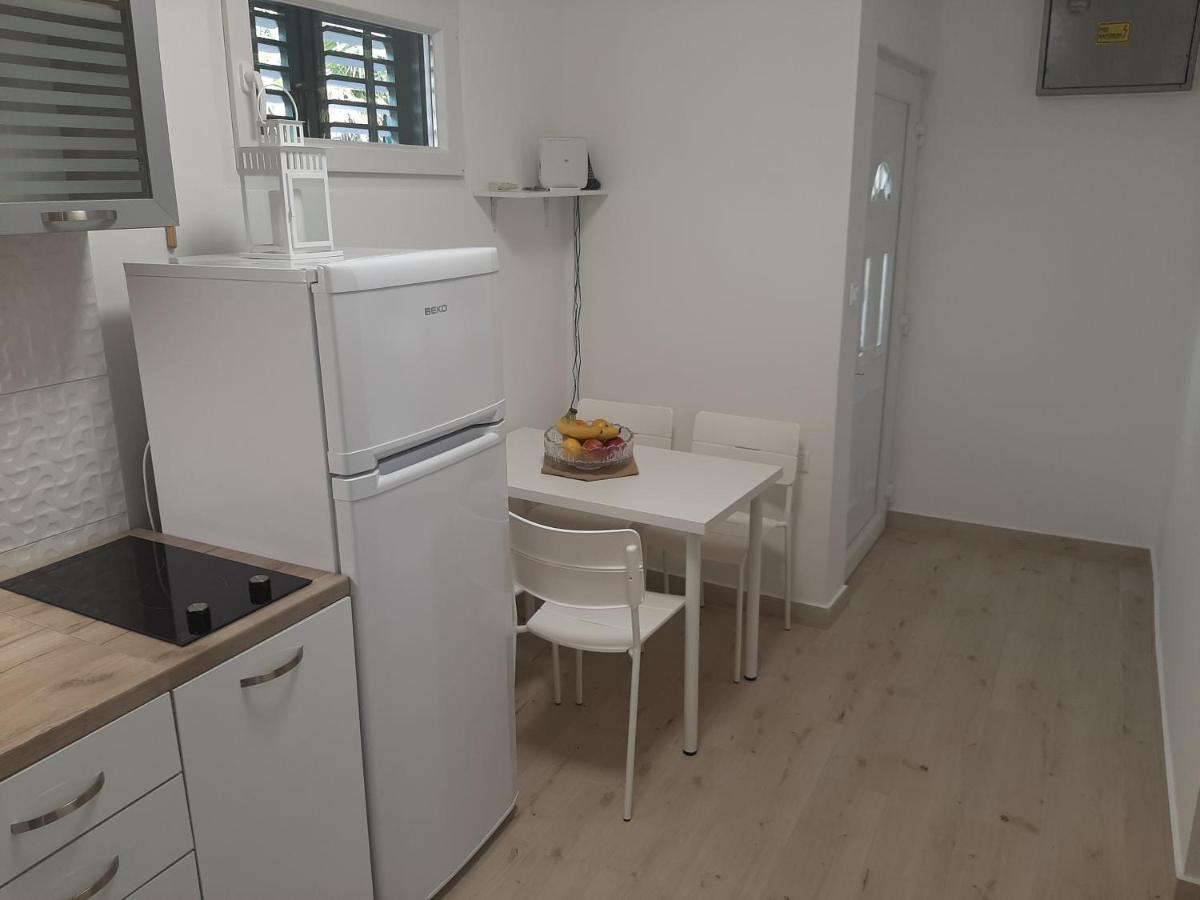 Apartman Maslina ピサック エクステリア 写真
