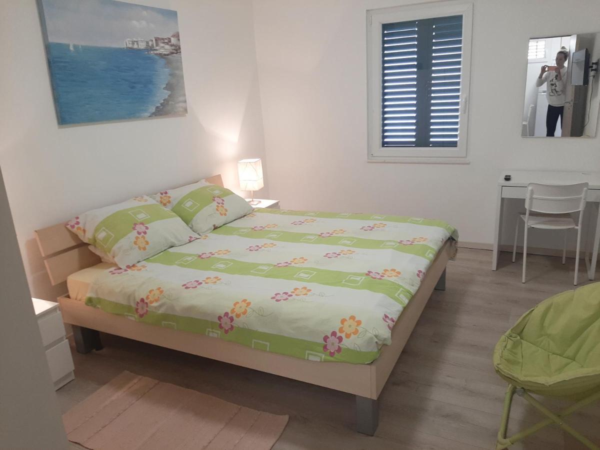 Apartman Maslina ピサック エクステリア 写真