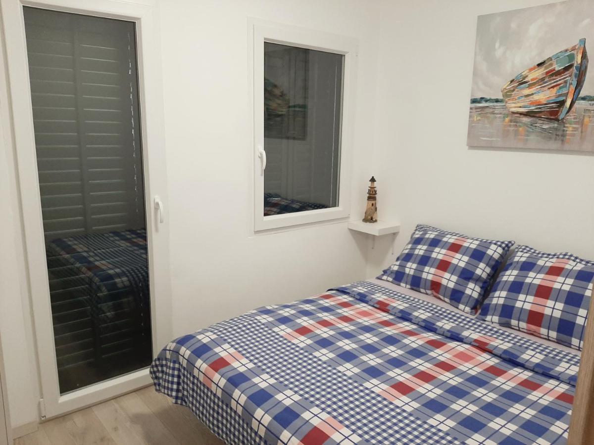 Apartman Maslina ピサック エクステリア 写真