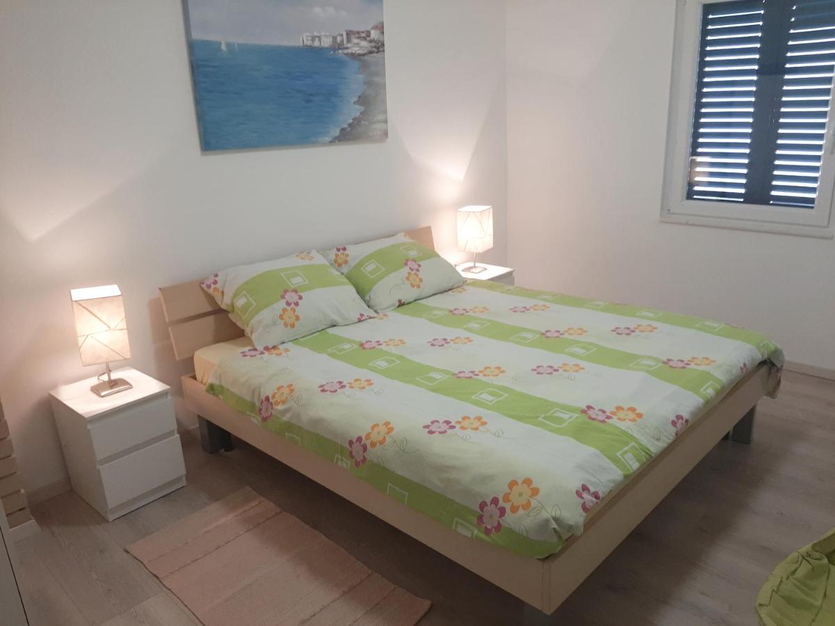 Apartman Maslina ピサック エクステリア 写真